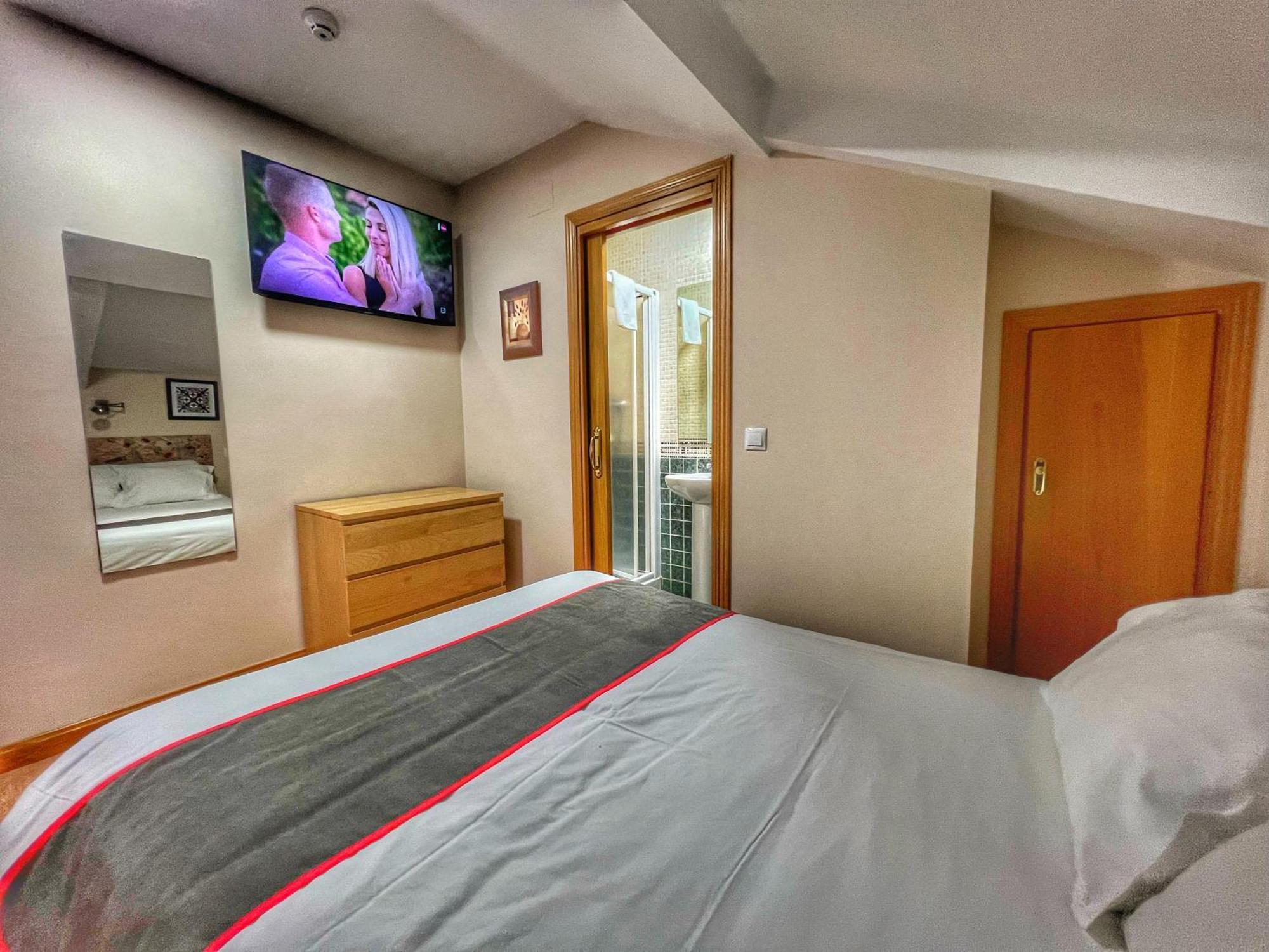 Hostal La Colmena Vicolozano Экстерьер фото