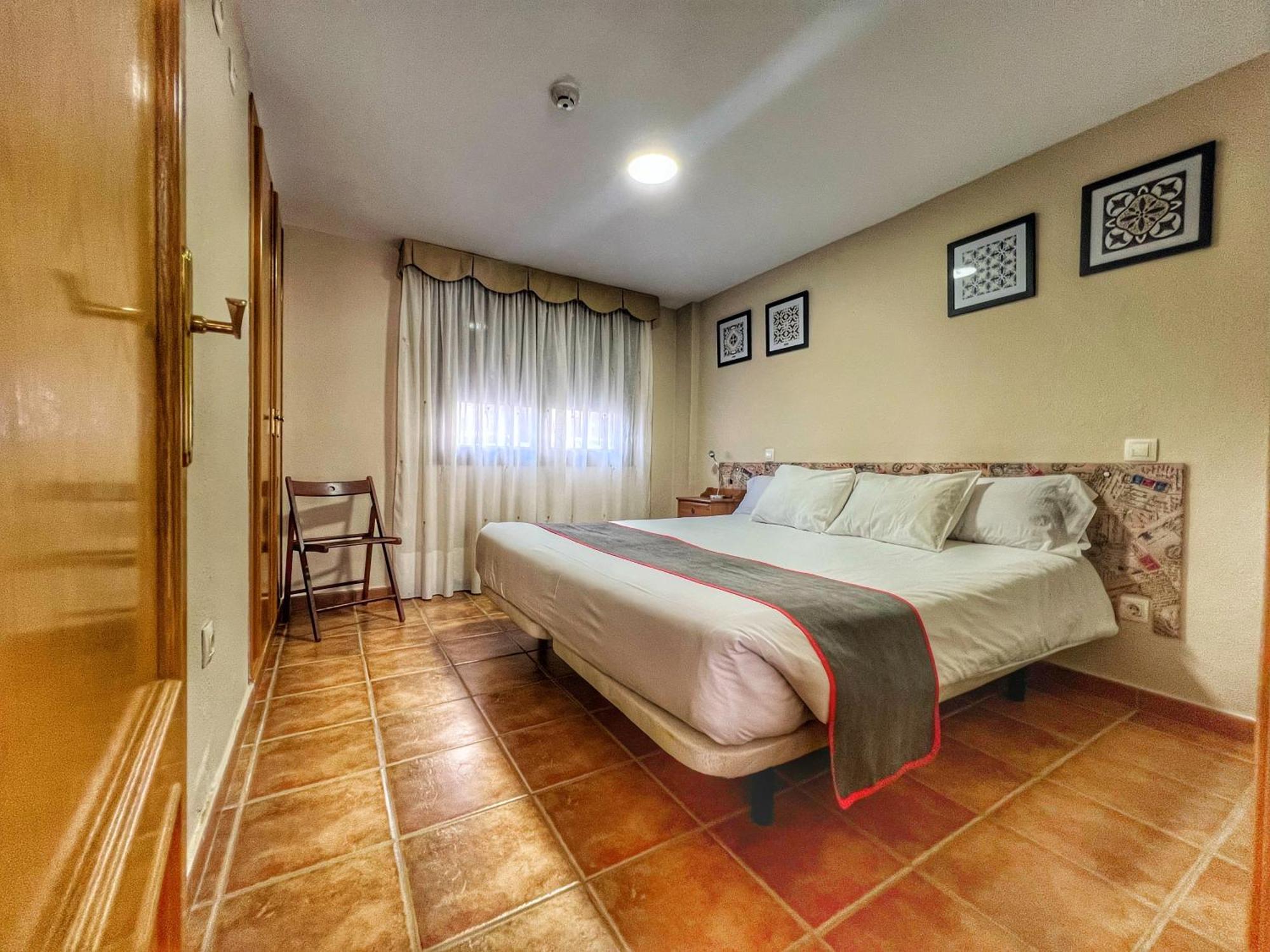 Hostal La Colmena Vicolozano Экстерьер фото